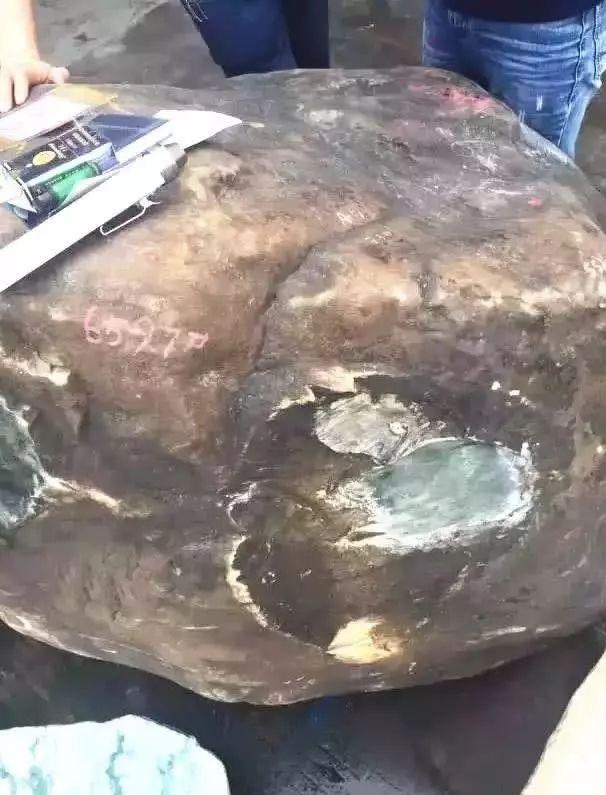 翡翠原石的肉翡翠原石的肉质太嫩了好吗-第2张图片-翡翠网 翡翠原石的肉翡翠原石的肉质太嫩了好吗-第2张图片-翡翠网