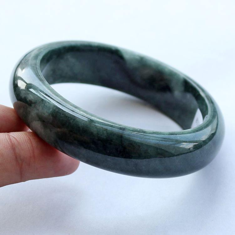 低档油青手镯图片价格高档油青翡翠手镯价格-第1张图片-翡翠网 低档油青手镯图片价格高档油青翡翠手镯价格-第1张图片-翡翠网