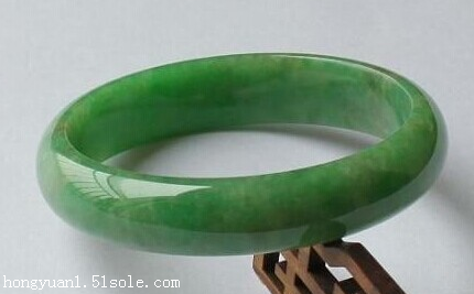 翡翠怎么鉴定真假鉴别方法,翡翠怎么鉴定真假鉴别-第2张图片-翡翠网 翡翠怎么鉴定真假鉴别方法,翡翠怎么鉴定真假鉴别-第2张图片-翡翠网