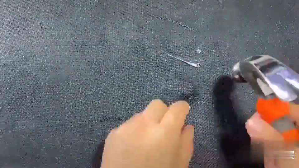 开箱宴解说翡翠原石直播间卖的翡翠原石可信吗-第2张图片-翡翠网 开箱宴解说翡翠原石直播间卖的翡翠原石可信吗-第2张图片-翡翠网