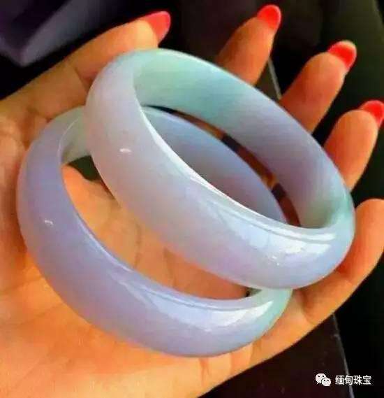 国外代购翡翠手镯多少钱,国外代购翡翠手镯-第2张图片-翡翠网