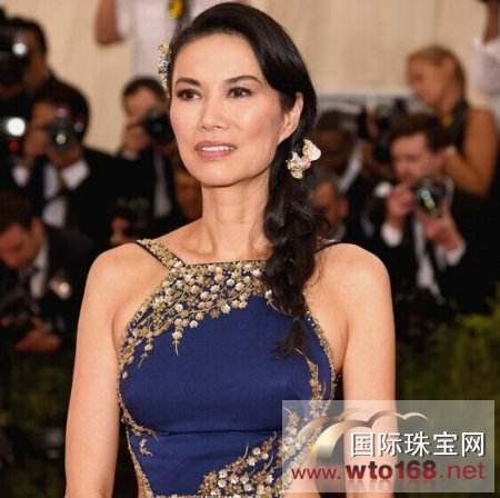 翡翠 春晚张靓颖春晚翡翠知识-第1张图片-翡翠网