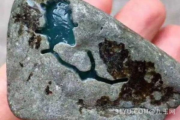 翡翠原石怎样挖出来的翡翠原石去哪挖-第1张图片-翡翠网 翡翠原石怎样挖出来的翡翠原石去哪挖-第1张图片-翡翠网