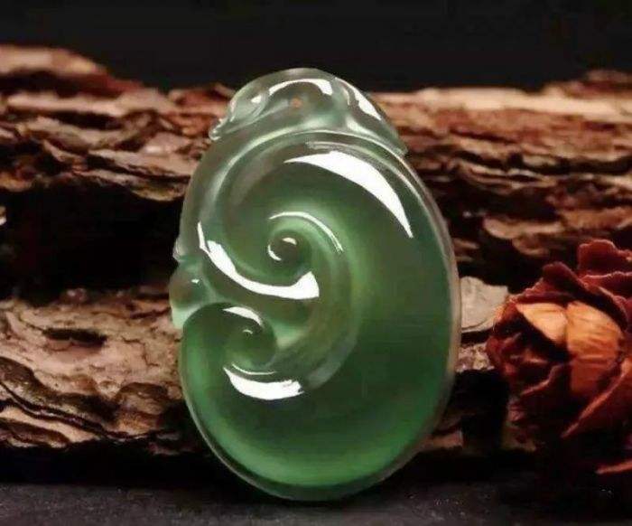 有关翡翠有知识,关于翡翠的知识一问一答-第1张图片-翡翠网 有关翡翠有知识,关于翡翠的知识一问一答-第1张图片-翡翠网