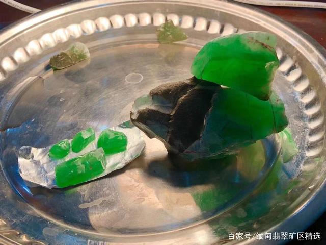 翡翠原石切涨了怎么办翡翠切涨了怎样出售-第1张图片-翡翠网 翡翠原石切涨了怎么办翡翠切涨了怎样出售-第1张图片-翡翠网