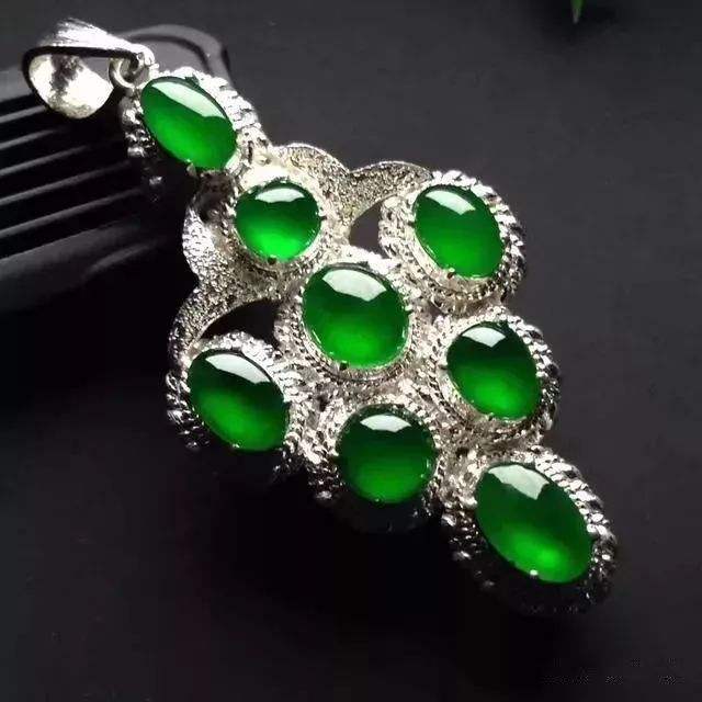 翡翠什么样的可以收藏翡翠收藏基础知识-第1张图片-翡翠网 翡翠什么样的可以收藏翡翠收藏基础知识-第1张图片-翡翠网