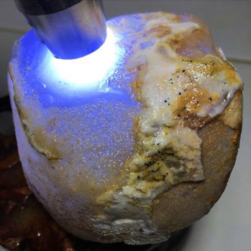 翡翠原石毛料多少钱翡翠原石毛料多少钱一吨-第1张图片-翡翠网 翡翠原石毛料多少钱翡翠原石毛料多少钱一吨-第1张图片-翡翠网