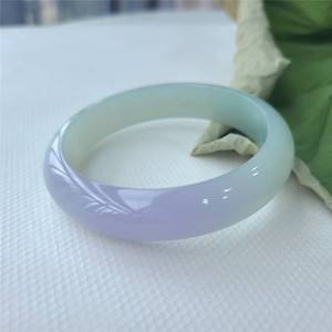 买翡翠手镯好还是玉镯好呢买翡翠手镯好还是玉镯好-第1张图片-翡翠网 买翡翠手镯好还是玉镯好呢买翡翠手镯好还是玉镯好-第1张图片-翡翠网