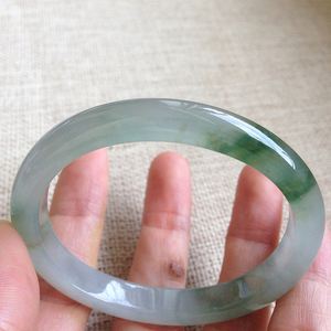 芙蓉翡翠手镯值得收藏吗知乎芙蓉翡翠手镯值得收藏吗-第2张图片-翡翠网