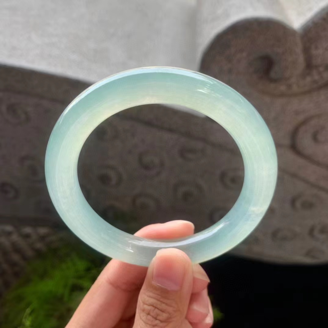 晴底玻璃种翡翠,晴水玻璃种翡翠价格-第1张图片-翡翠网 晴底玻璃种翡翠,晴水玻璃种翡翠价格-第1张图片-翡翠网