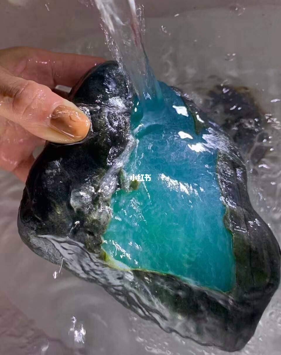 高冰翡翠知识高冰翡翠和冰种翡翠的区别在哪里-第1张图片-翡翠网