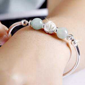 金六福有玉手镯吗,金六福的翡翠手镯真吗-第2张图片-翡翠网 金六福有玉手镯吗,金六福的翡翠手镯真吗-第2张图片-翡翠网