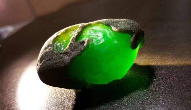 邯郸市翡翠鉴定中心在哪里邯郸翡翠原石在哪-第2张图片-翡翠网 邯郸市翡翠鉴定中心在哪里邯郸翡翠原石在哪-第2张图片-翡翠网