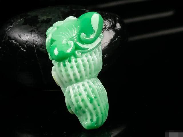 翡翠种的知识,翡翠常见的种有哪些?-第2张图片-翡翠网 翡翠种的知识,翡翠常见的种有哪些?-第2张图片-翡翠网