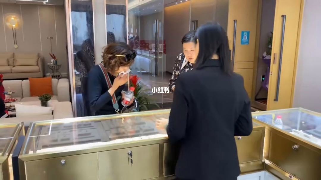 如何开一家珠宝首饰店,如何开一家珠宝店-第1张图片-翡翠网 如何开一家珠宝首饰店,如何开一家珠宝店-第1张图片-翡翠网