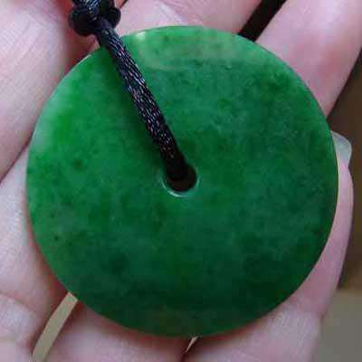 翡翠和玉的价格哪个高,翡翠和玉的价格-第2张图片-翡翠网 翡翠和玉的价格哪个高,翡翠和玉的价格-第2张图片-翡翠网