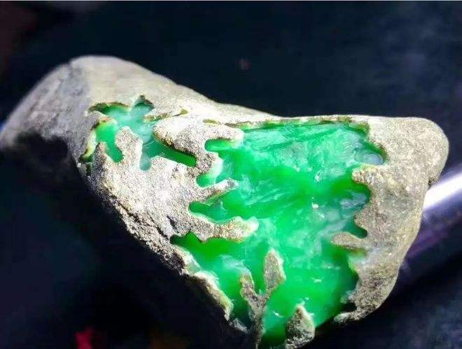 主播卖翡翠都是坑人,网购翡翠原石被骗怎么办-第2张图片-翡翠网 主播卖翡翠都是坑人,网购翡翠原石被骗怎么办-第2张图片-翡翠网