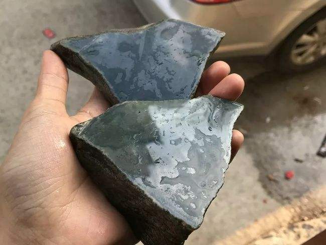 翡翠原石开涨案例,翡翠原石开涨案例分享-第1张图片-翡翠网 翡翠原石开涨案例,翡翠原石开涨案例分享-第1张图片-翡翠网