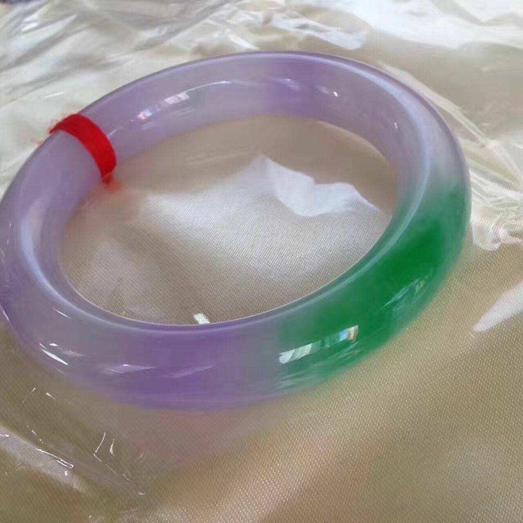 怎么看翡翠镯子的品质,翡翠手镯怎么看色度-第1张图片-翡翠网 怎么看翡翠镯子的品质,翡翠手镯怎么看色度-第1张图片-翡翠网