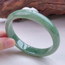 重叠色翡翠手镯价格,淡绿色翡翠镯子-第1张图片-翡翠网 重叠色翡翠手镯价格,淡绿色翡翠镯子-第1张图片-翡翠网