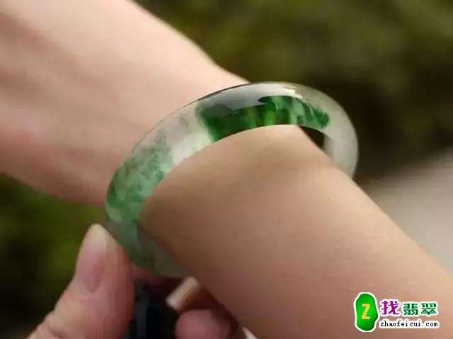 伤情鉴定翡翠知识,翡翠手镯鉴定书可靠吗-第1张图片-翡翠网