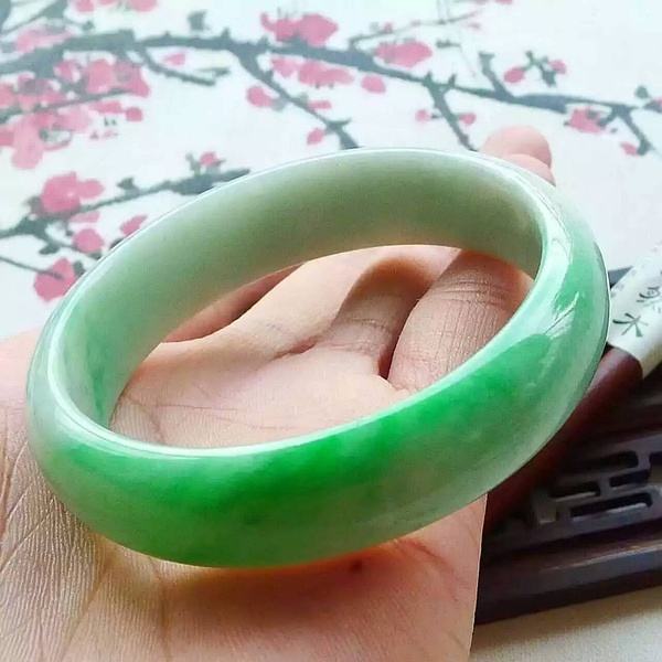 翡翠手镯都分什么款式翡翠手镯都分什么-第1张图片-翡翠网 翡翠手镯都分什么款式翡翠手镯都分什么-第1张图片-翡翠网