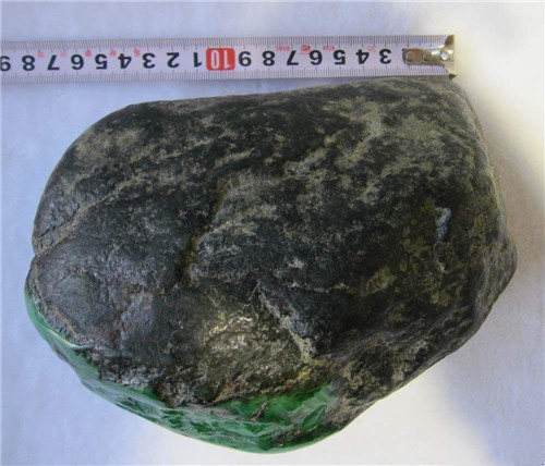 翡翠原石价格,翡翠原石价格评估-第1张图片-翡翠网 翡翠原石价格,翡翠原石价格评估-第1张图片-翡翠网