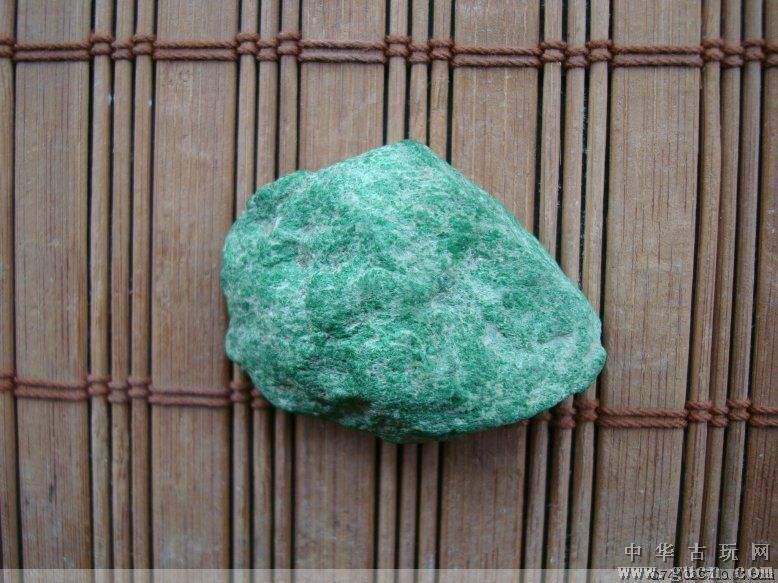 云南干青翡翠原石种类特征有哪些图片云南干青翡翠原石种类特征有哪些-第1张图片-翡翠网 云南干青翡翠原石种类特征有哪些图片云南干青翡翠原石种类特征有哪些-第1张图片-翡翠网