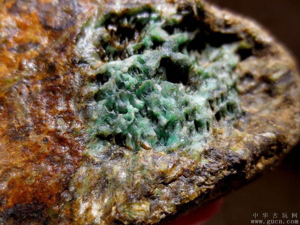 缅甸翡翠原石开切视频讲解缅甸翡翠原石开切视频-第2张图片-翡翠网 缅甸翡翠原石开切视频讲解缅甸翡翠原石开切视频-第2张图片-翡翠网