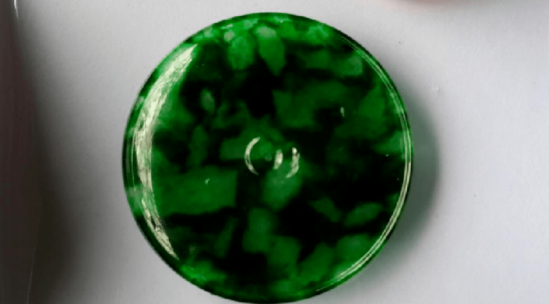 翡翠的颜色分类和图片翡翠的颜色知识大全集-第1张图片-翡翠网 翡翠的颜色分类和图片翡翠的颜色知识大全集-第1张图片-翡翠网