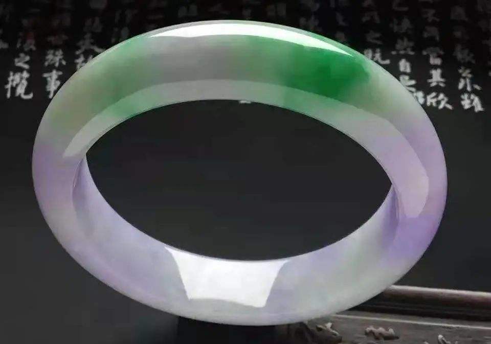 翡翠的颜色分类和图片翡翠的颜色知识大全集-第2张图片-翡翠网 翡翠的颜色分类和图片翡翠的颜色知识大全集-第2张图片-翡翠网