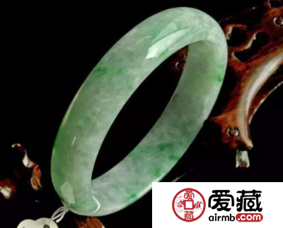 翡翠真假知识视频翡翠真假鉴定方法视频-第2张图片-翡翠网 翡翠真假知识视频翡翠真假鉴定方法视频-第2张图片-翡翠网