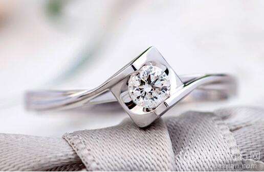 钻石戒指排行榜前十名品牌图片钻石戒指排行榜前十名品牌-第1张图片-翡翠网 钻石戒指排行榜前十名品牌图片钻石戒指排行榜前十名品牌-第1张图片-翡翠网