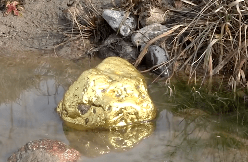 车长捡到黄金,车长捡到黄金视频-第2张图片-翡翠网