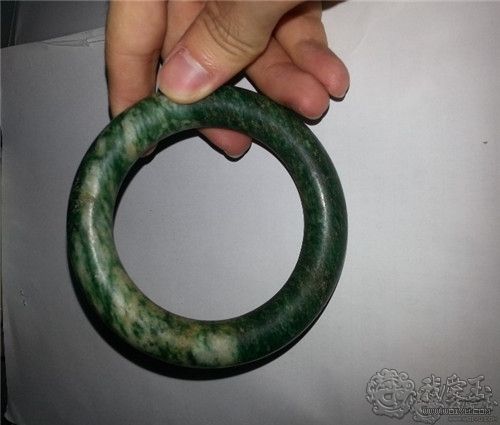 翡翠圆条手镯标准尺寸原条翡翠手镯尺寸-第1张图片-翡翠网
