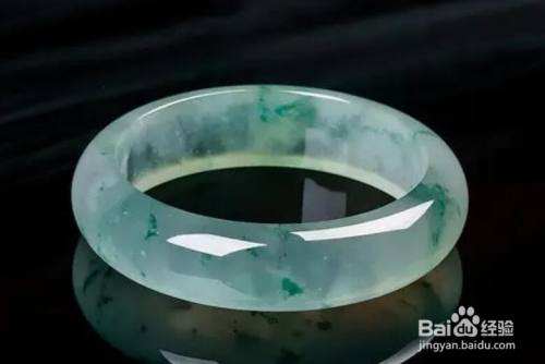 怎么看翡翠的手镯是否好看怎么看翡翠的手镯是否好-第1张图片-翡翠网