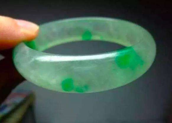 翡翠手镯鉴定官网翡翠手镯免费鉴定-第1张图片-翡翠网 翡翠手镯鉴定官网翡翠手镯免费鉴定-第1张图片-翡翠网
