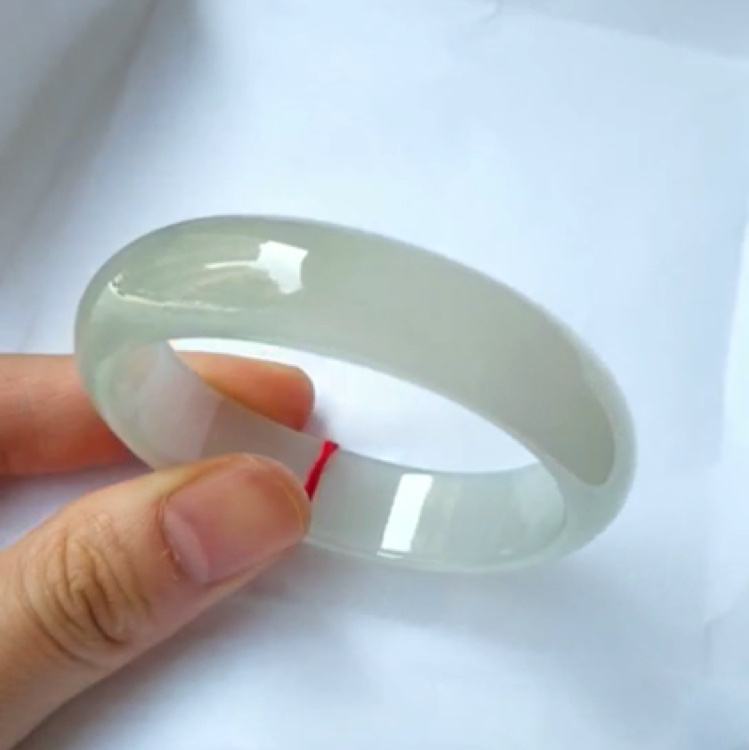 翡翠手镯鉴定官网翡翠手镯免费鉴定-第2张图片-翡翠网 翡翠手镯鉴定官网翡翠手镯免费鉴定-第2张图片-翡翠网