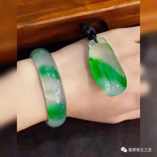 播放翡翠相关知识有关翡翠的资料视频-第2张图片-翡翠网 播放翡翠相关知识有关翡翠的资料视频-第2张图片-翡翠网