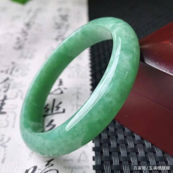 翡翠漂棉絮的知识讲解,翡翠漂棉絮的知识-第1张图片-翡翠网 翡翠漂棉絮的知识讲解,翡翠漂棉絮的知识-第1张图片-翡翠网