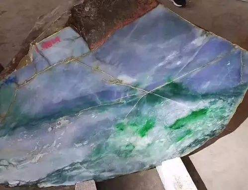 翡翠原石购买体验网购翡翠原石-第2张图片-翡翠网 翡翠原石购买体验网购翡翠原石-第2张图片-翡翠网