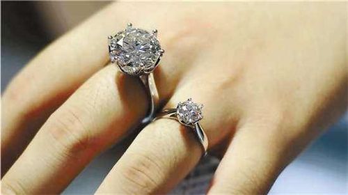 10分的钻戒大概多少钱,10分的钻戒一般多少钱-第1张图片-翡翠网 10分的钻戒大概多少钱,10分的钻戒一般多少钱-第1张图片-翡翠网