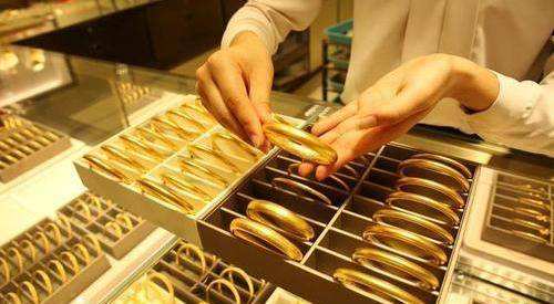 黄金首饰卖出去亏多少黄金首饰卖掉合算吗-第1张图片-翡翠网 黄金首饰卖出去亏多少黄金首饰卖掉合算吗-第1张图片-翡翠网