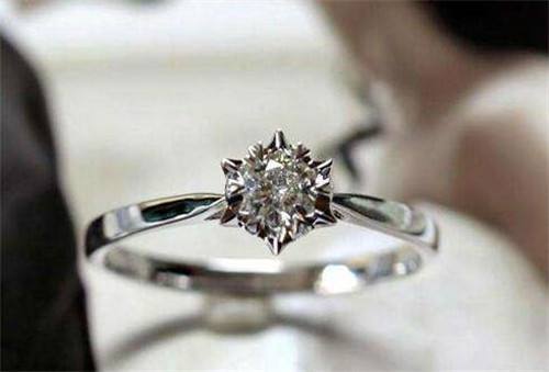 爱度钻戒价格图片,钻戒价格图片-第1张图片-翡翠网 爱度钻戒价格图片,钻戒价格图片-第1张图片-翡翠网