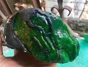 1亿五千万翡翠原石图6500万翡翠原石开了10亿-第2张图片-翡翠网 1亿五千万翡翠原石图6500万翡翠原石开了10亿-第2张图片-翡翠网