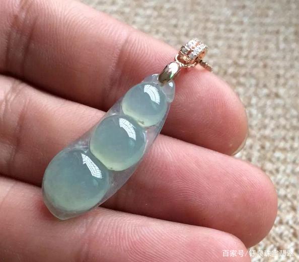 翡翠料子的种的分类翡翠种料和色料的区别-第2张图片-翡翠网 翡翠料子的种的分类翡翠种料和色料的区别-第2张图片-翡翠网