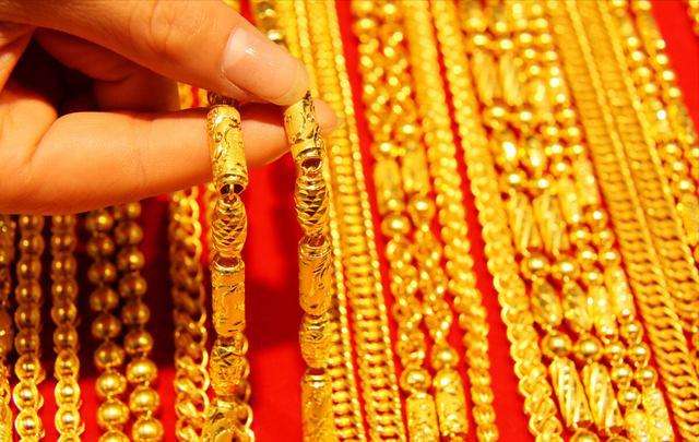 黄金首饰价格怎么定,首饰黄金价格是如何计算的-第1张图片-翡翠网 黄金首饰价格怎么定,首饰黄金价格是如何计算的-第1张图片-翡翠网