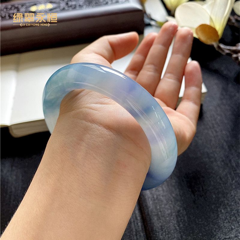 有蓝有紫的手镯圆条蓝紫翡翠手镯-第1张图片-翡翠网 有蓝有紫的手镯圆条蓝紫翡翠手镯-第1张图片-翡翠网