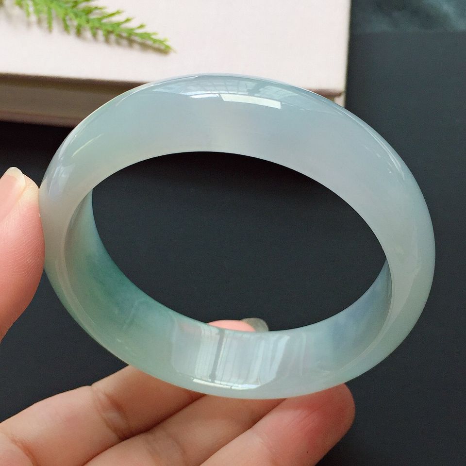 包含南芊芊翡翠知识的词条-第1张图片-翡翠网