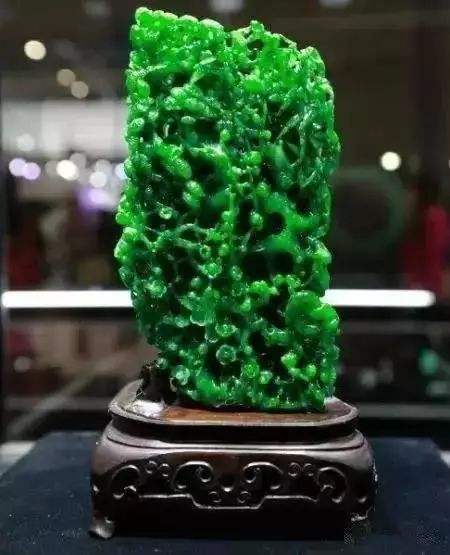 翡翠赌石求购知识翡翠赌石怎么看-第1张图片-翡翠网 翡翠赌石求购知识翡翠赌石怎么看-第1张图片-翡翠网